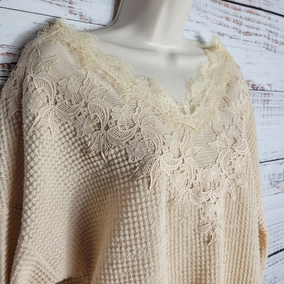 (SOLD ON MERC) Listicle lace waffle knit top (Final Price) - Picture 2 of 5
